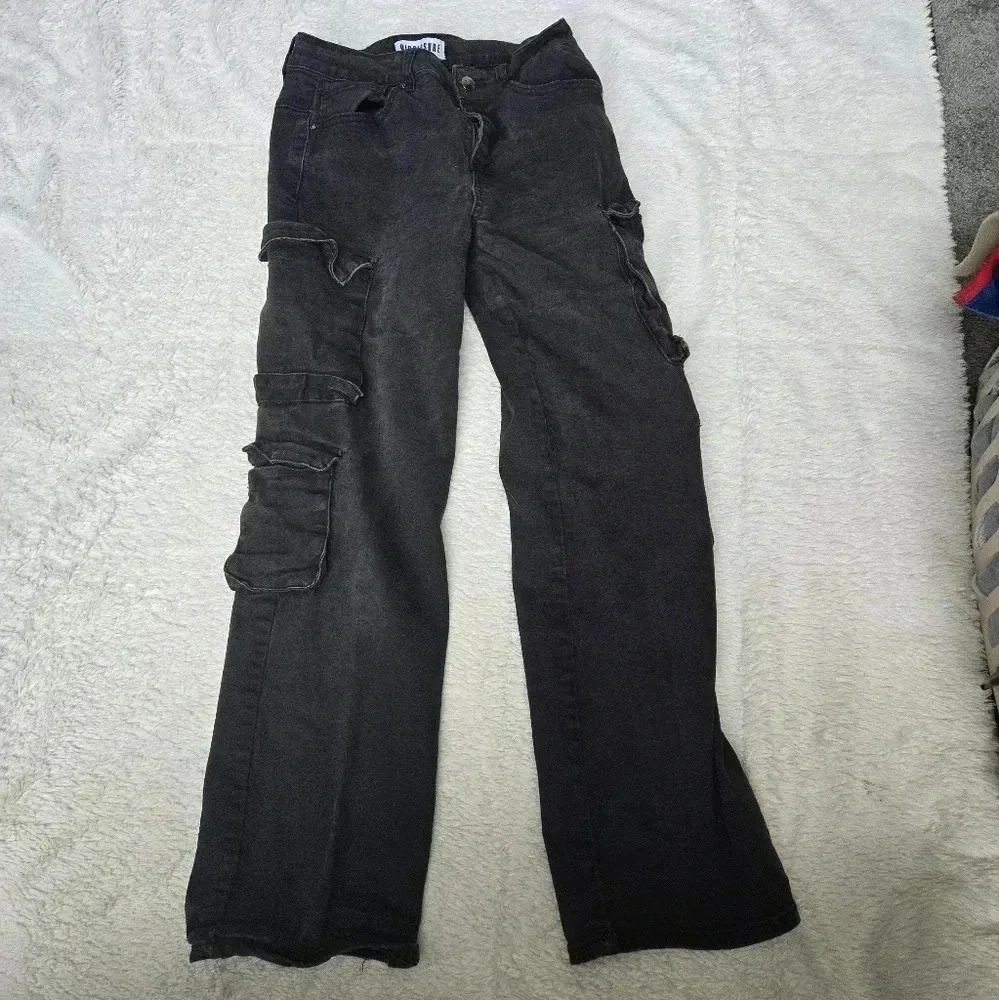 Junior's 9 Disclosure black cargo pants